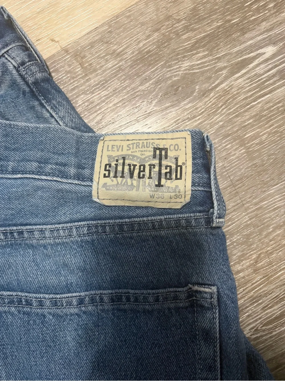 Vintage Levi Silver Tab Medium Blue Wash Loose Jeans